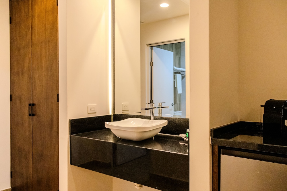 Basic Double Room photo 2
