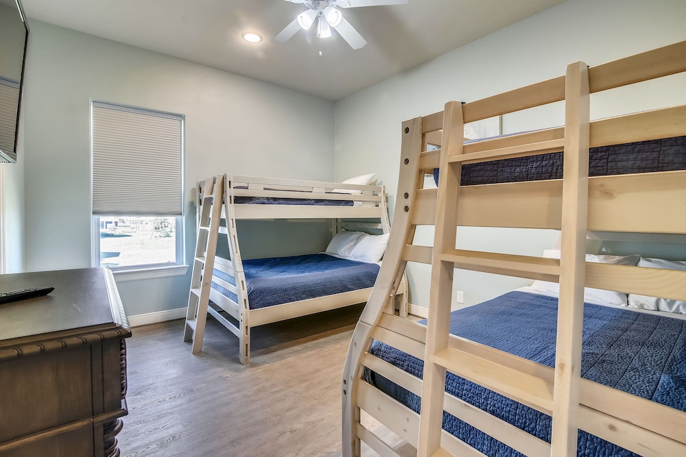 House (4 Bedrooms)