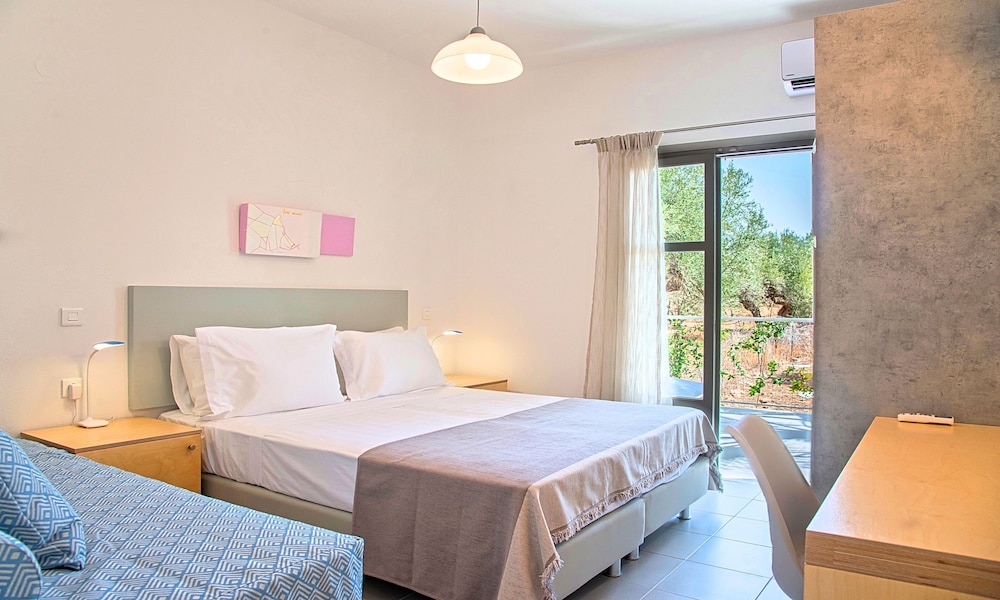 Family Suite, 2 Bedrooms, Garden View