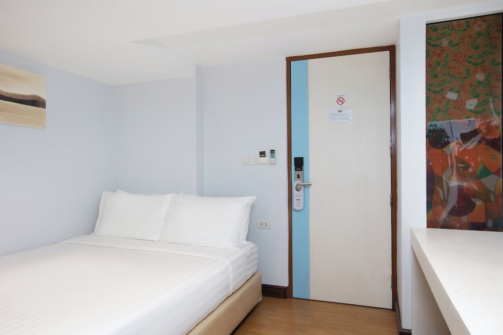 Economy Room (without Window) photo 2
