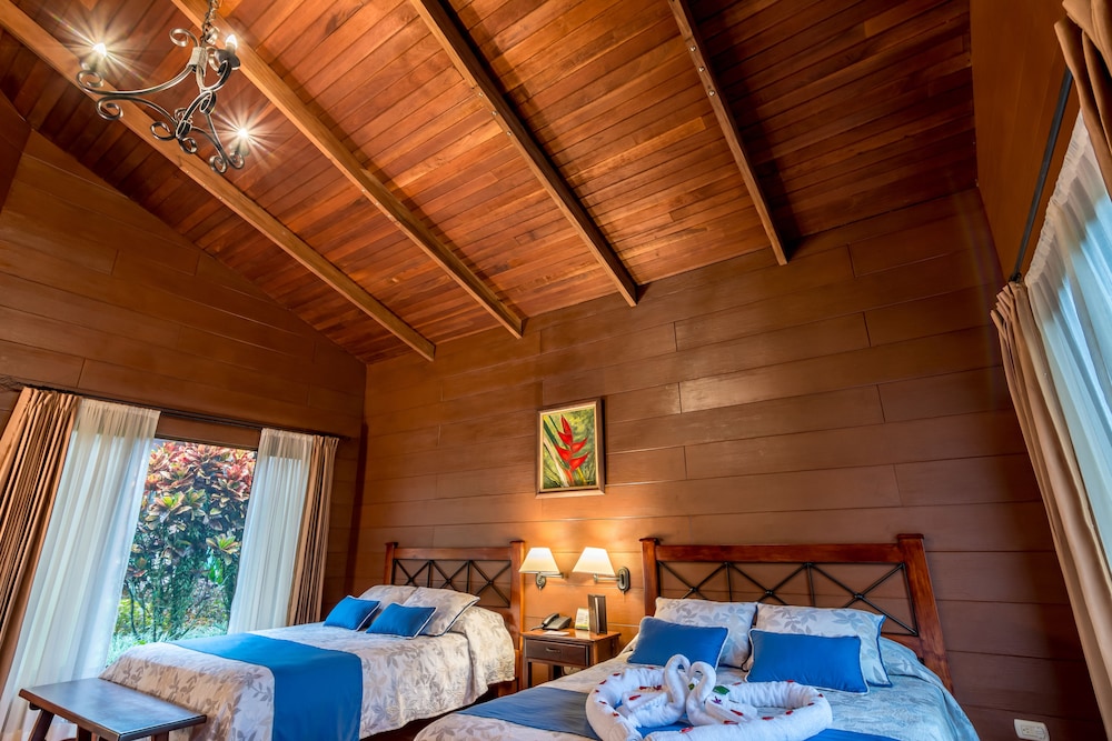 Standard Villa, 2 Queen Beds - Photo 13