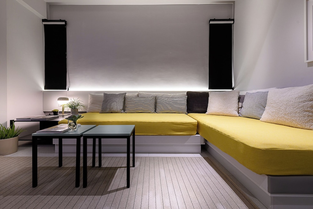 Grand Riverfront Triplex Suite photo 2