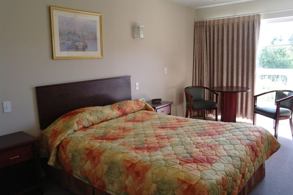 Room, 1 Queen Bed, Non Smoking, Ocean View