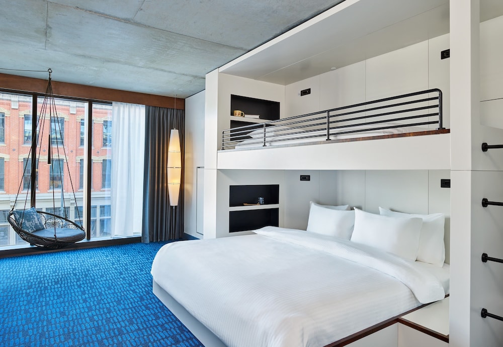 Room (Journeyman Bunk Bed)