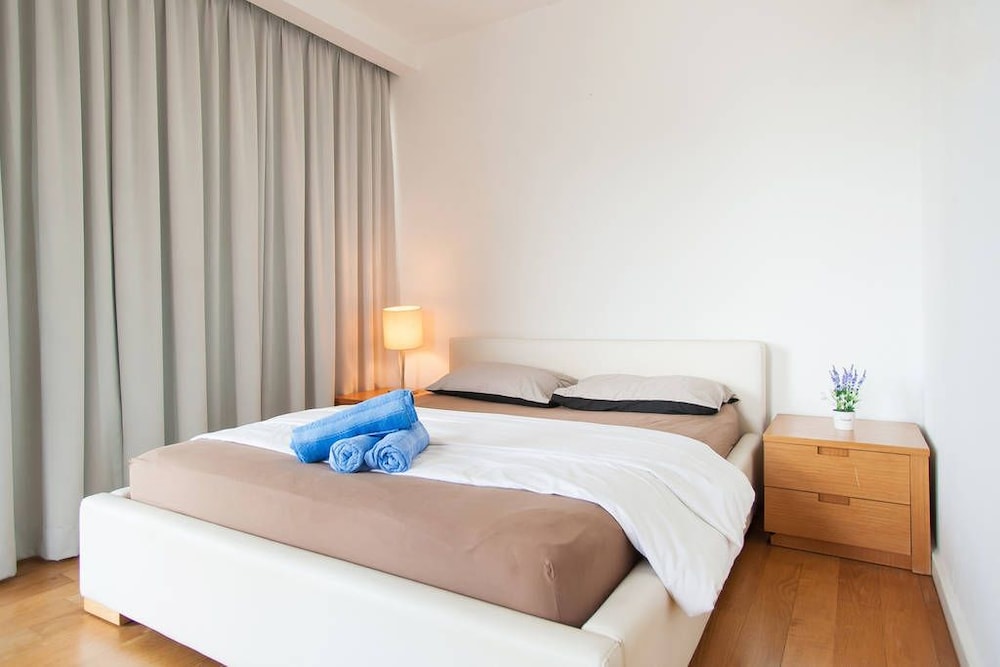 Exclusive Apartment, 1 Bedroom, Kitchenette, City View