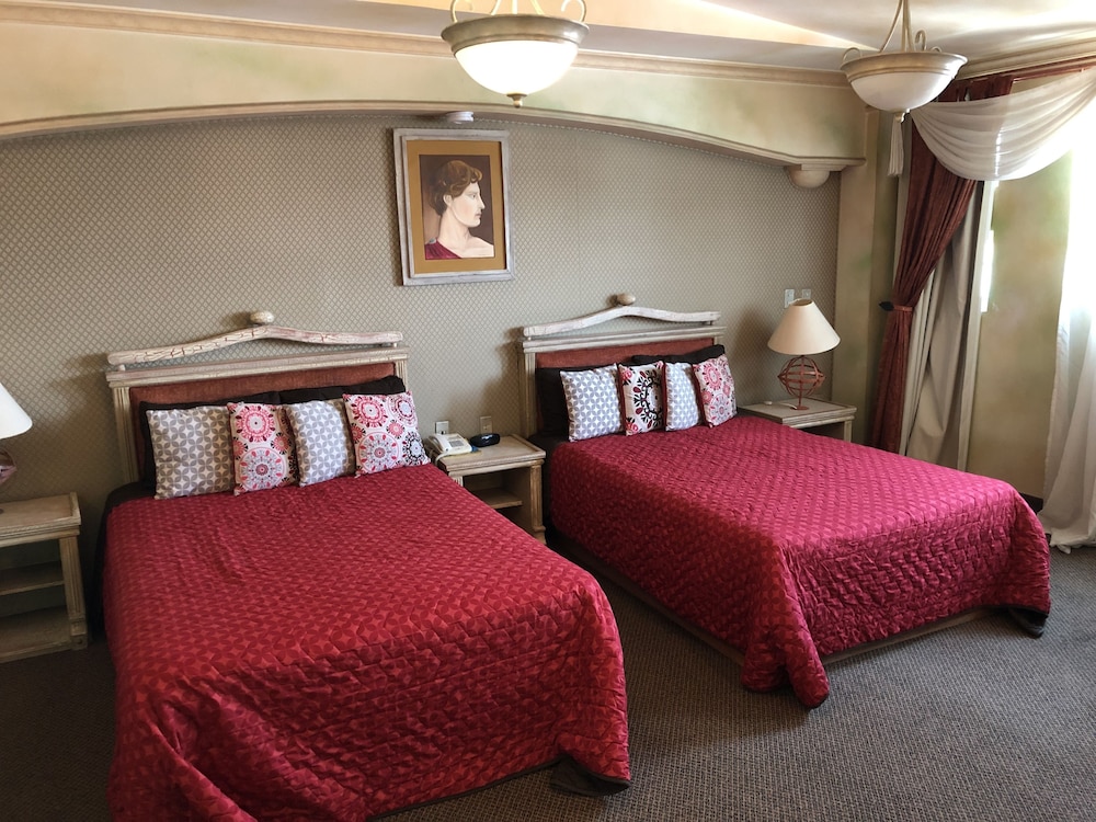 Luxury Suite, Jetted Tub