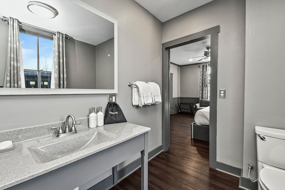 Deluxe Queen Room photo 2