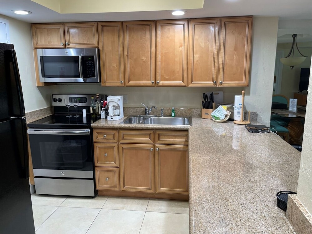 2 Bedroom Suite, Ocean View photo 2