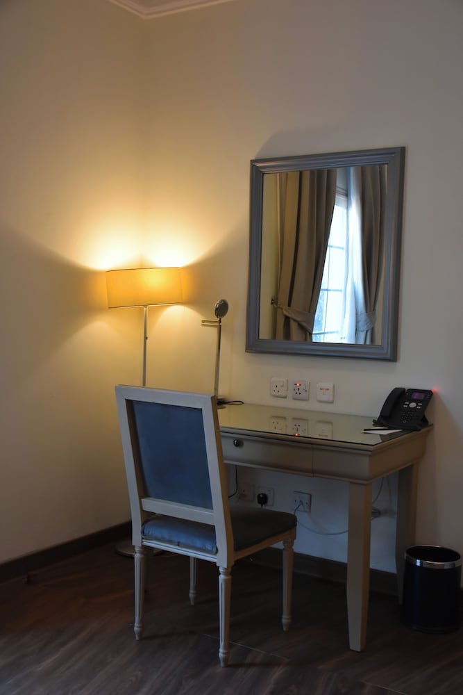 Deluxe Room - Photo 3