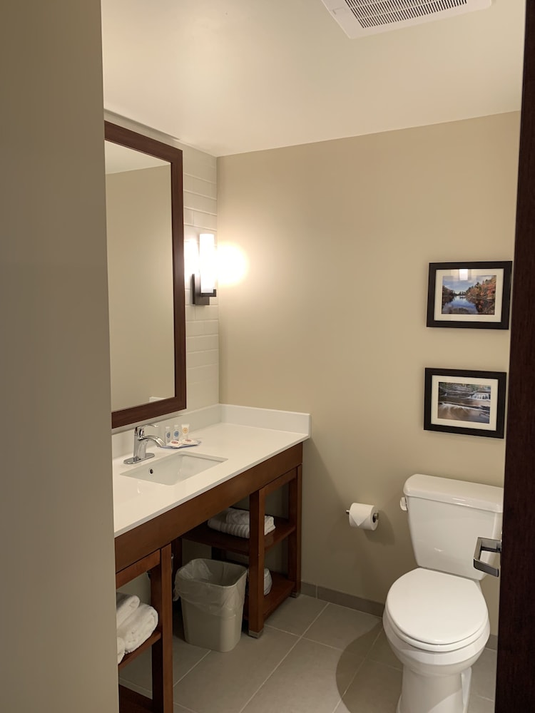 Suite, Multiple Beds, Non Smoking (Upgraded) - Photo 2