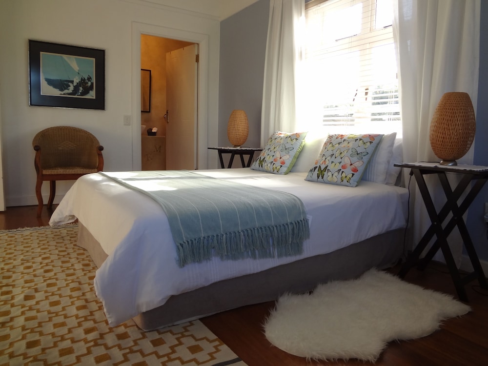Blue Room photo 2