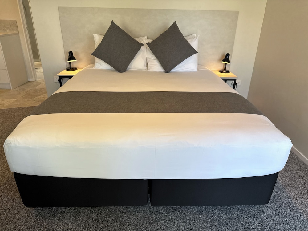 Deluxe Room, 1 Bedroom - Photo 2