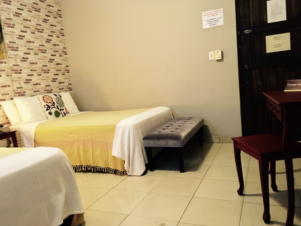 Family Room, Multiple Beds, Ensuite, Tower photo 2