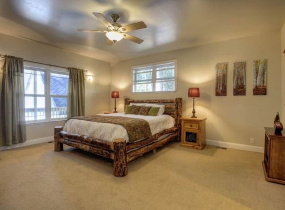 Room, Private Bathroom (Bigleaf Maple) photo 3