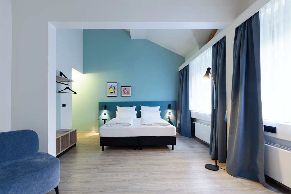 Premium Room, 1 King Bed