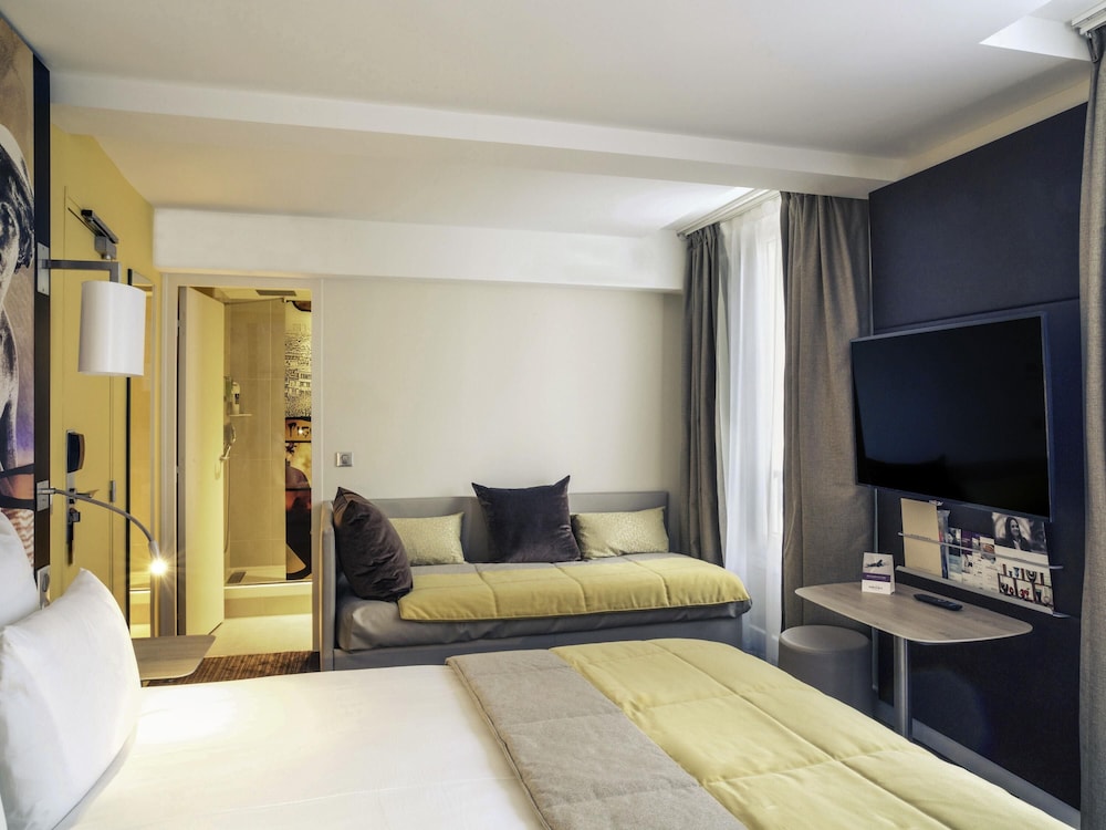 Privilege, Room, 1 Queen Bed with Sofa bed photo 1