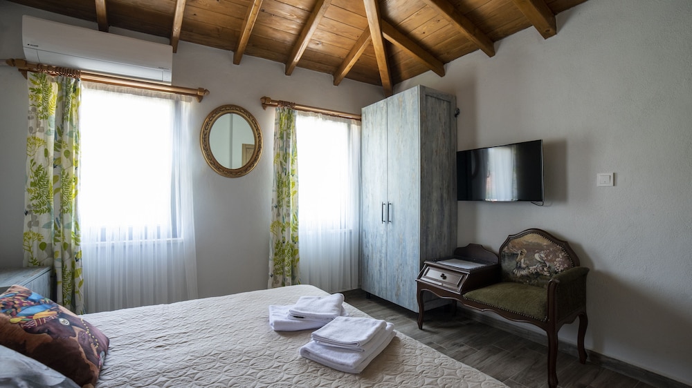 Standard Double Room, Garden View - Photo 2