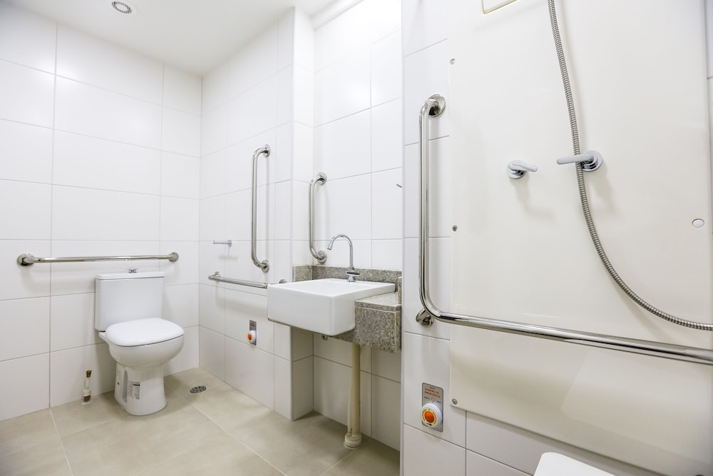 Standard Double Room, Accessible - Photo 4