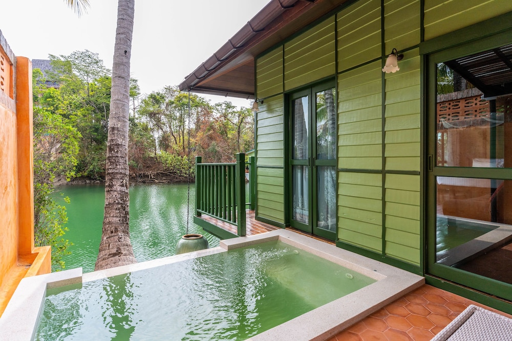 Vintage River Villa with Plunge Pool - Photo 5