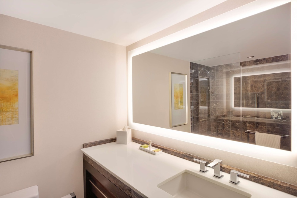 Premier Room, 1 King Bed (High Floor) - Photo 5