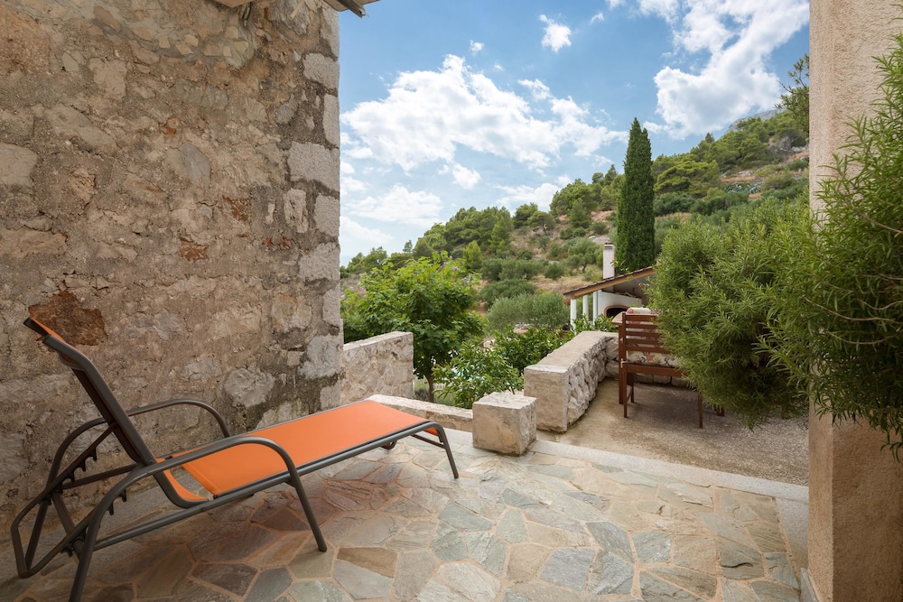 Comfort Apartment, 4 Bedrooms, Private Pool, Sea View photo 2