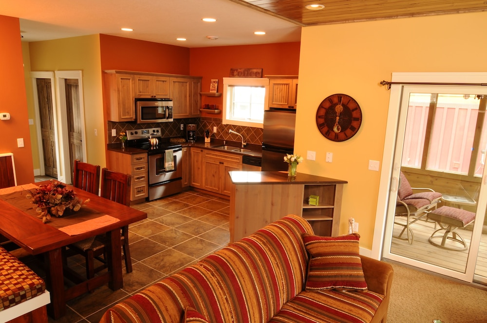 Cabin, 3 Bedrooms, Kitchen, Resort View photo 3