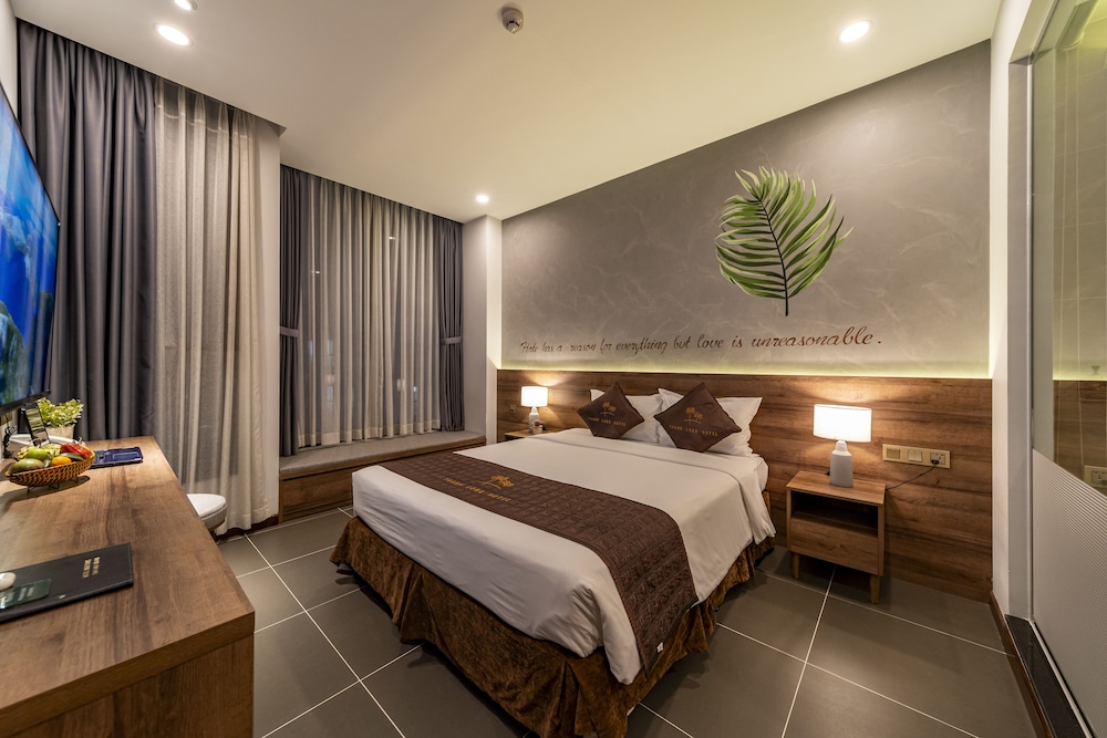 Deluxe Room, 1 Queen Bed