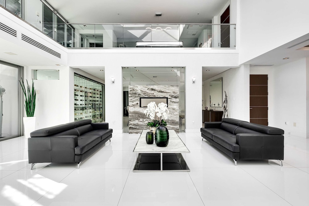 Modern Waterfront Mansion in the Heart of Las Olas Minutes From the Beach, Bilde 2