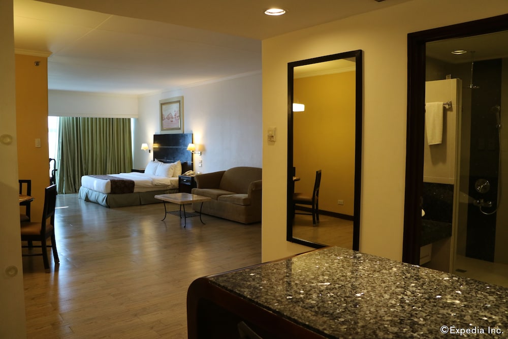 Presidential Suite, 1 King Bed, Non Smoking - Photo 7