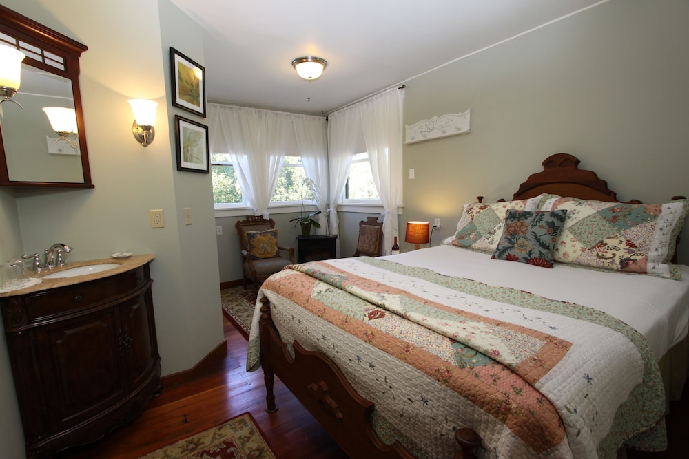 1. Jan's Room photo 3