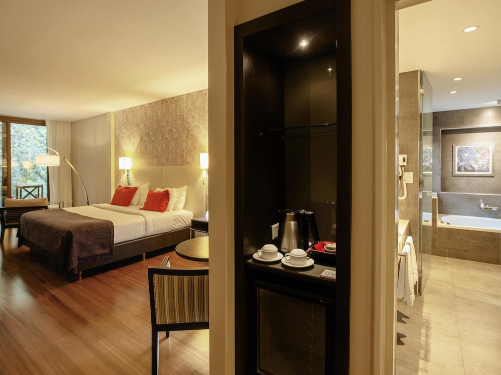 Superior Suite, 1 Double Bed with Sofa bed thumbnail 6