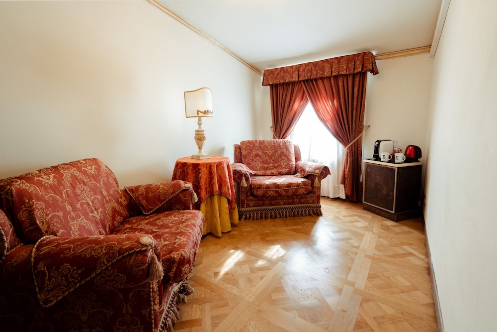Junior Suite Tosca with balcony - Photo 3