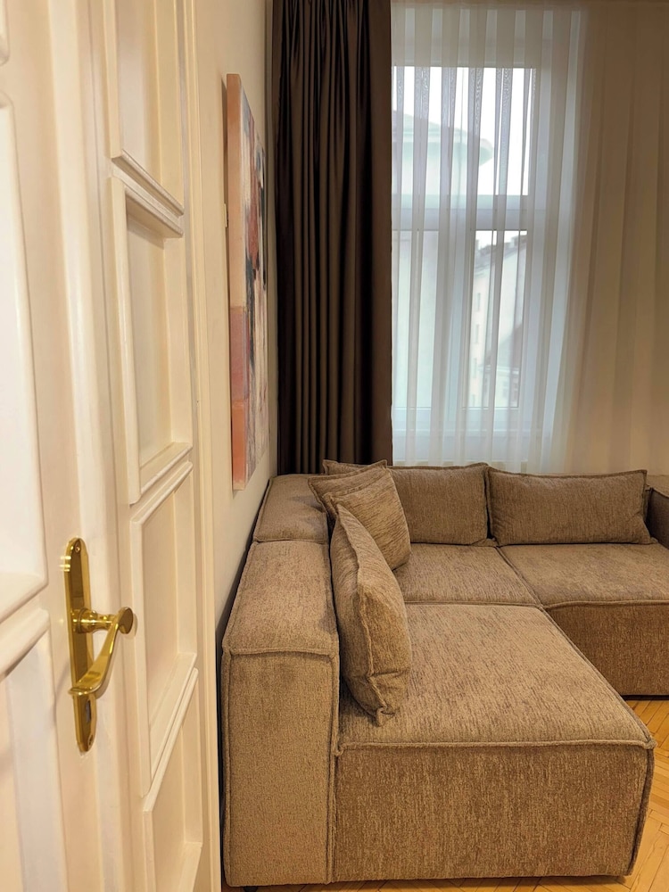 Apartment, 2 Bedrooms, City View