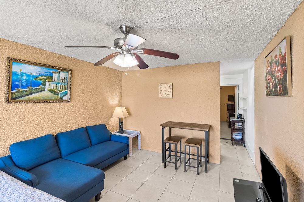 Condo, 1 Bedroom photo 1