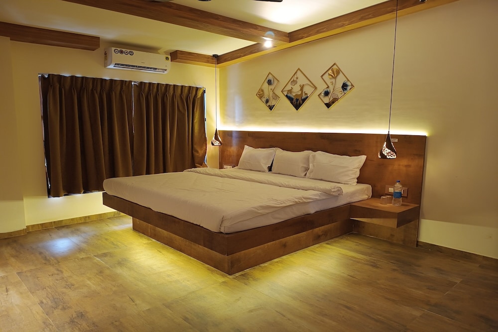 Luxury Suite photo 1