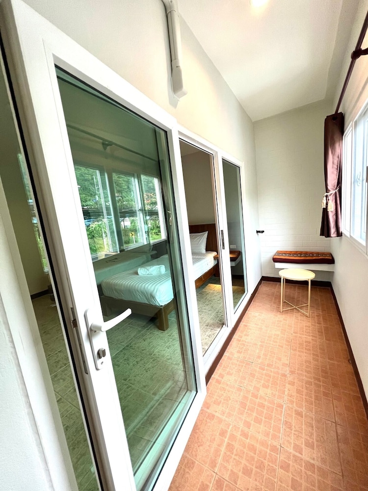 Twin Room - Photo 5