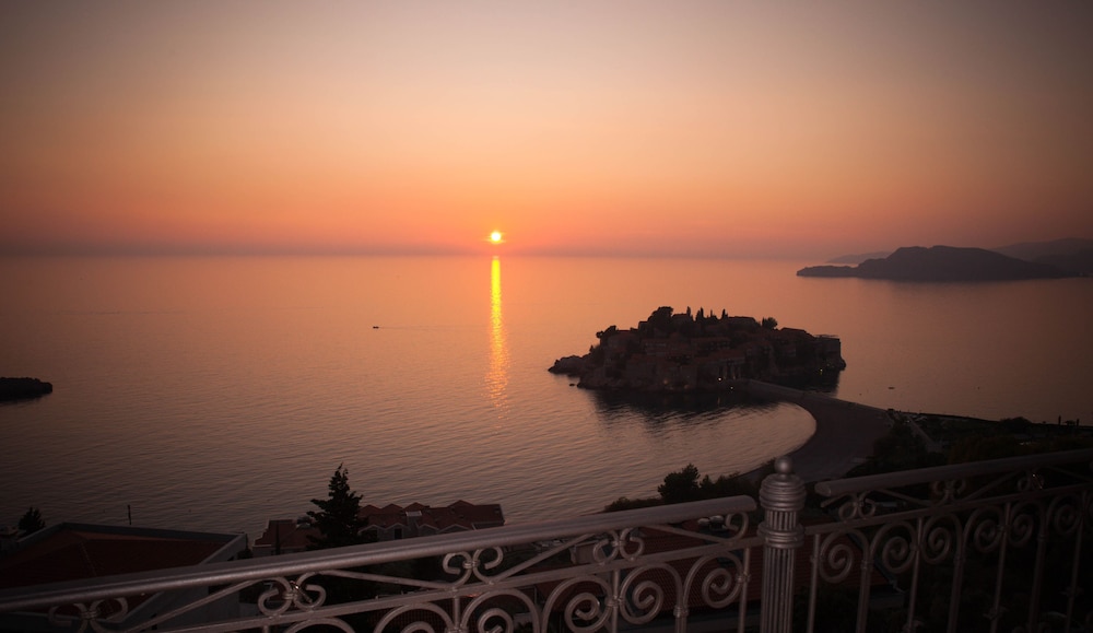 Executive Apartment, 3 Bedrooms, Sea View photo 2
