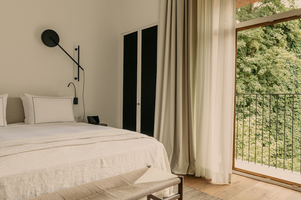 Room, 1 King Bed photo 1
