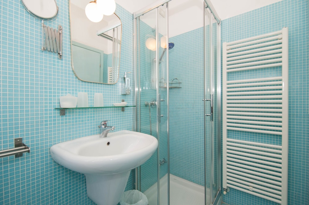 Basic Twin Room (small) photo 2
