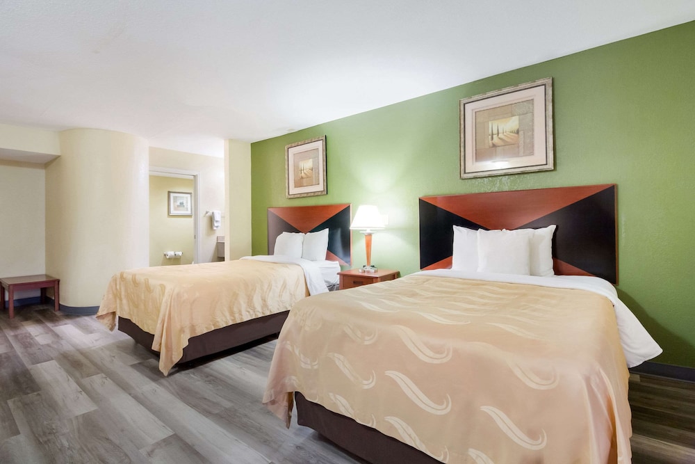 Standard Double Room, 2 Double Beds, Smoking - Photo 4
