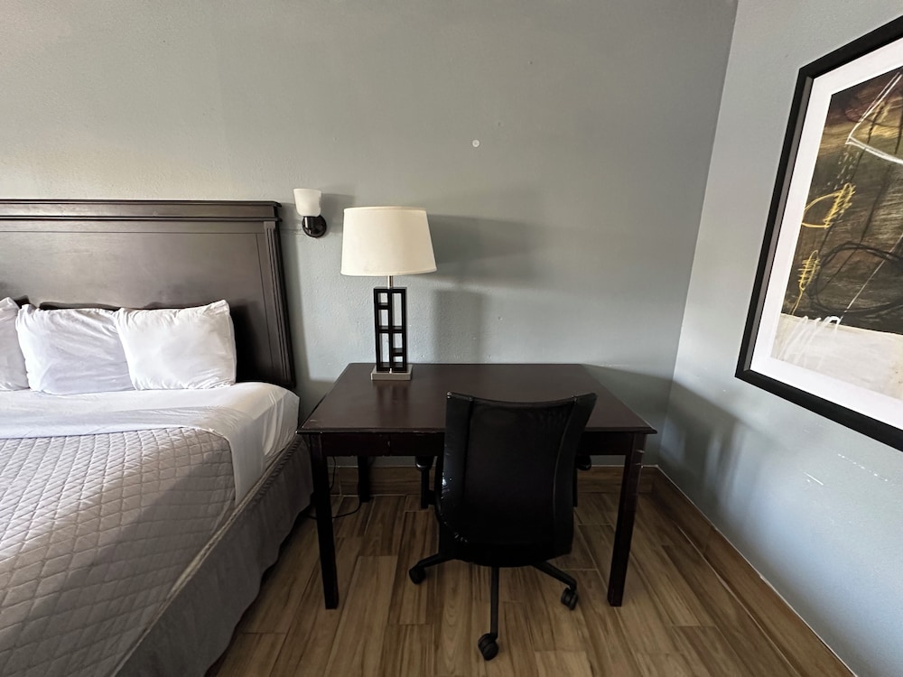 Basic Single Room - Photo 2