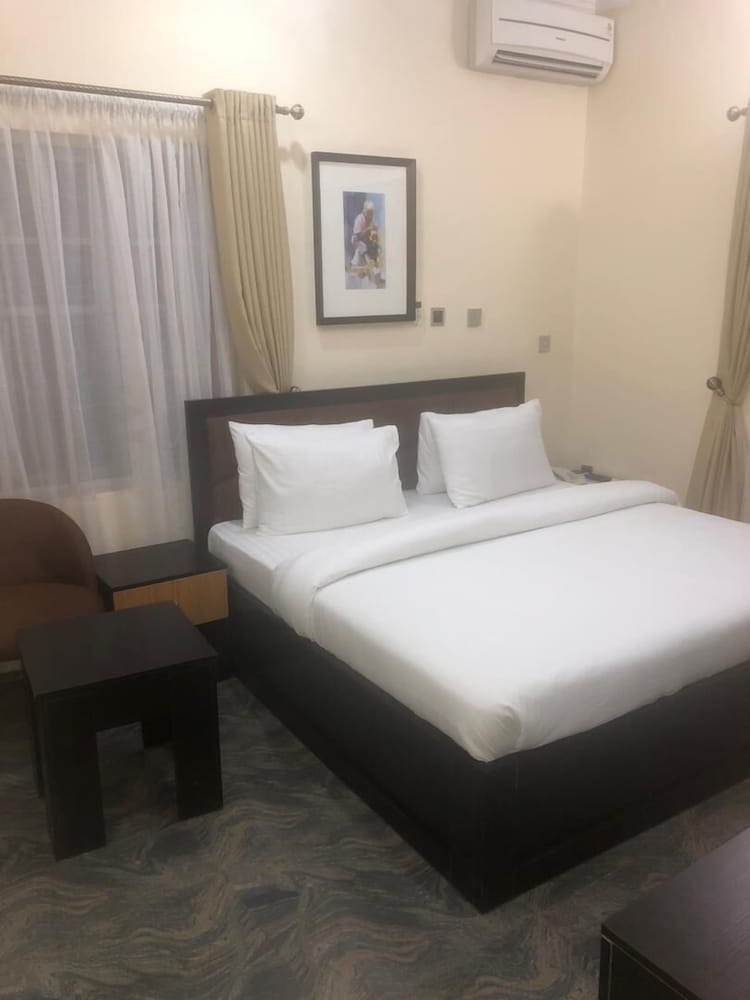 Elite Room