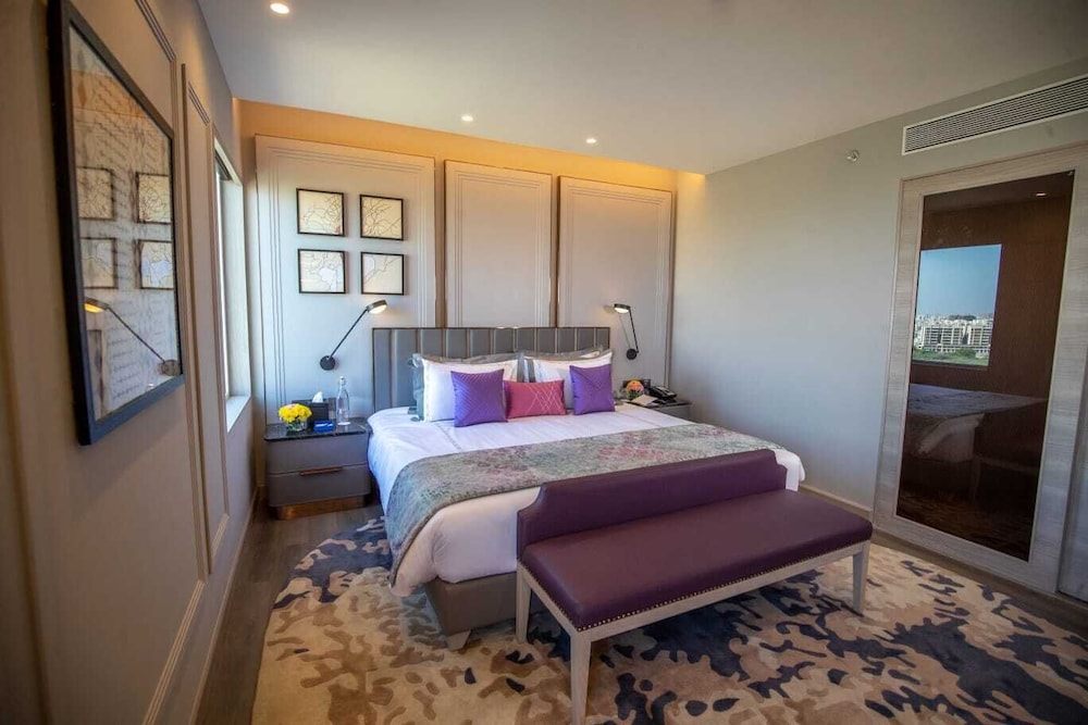 Suite, 2 Bedrooms (Vivanta) photo 2