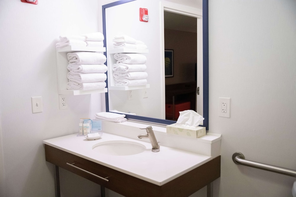 Room, 2 Queen Beds, Accessible, Non Smoking photo 2