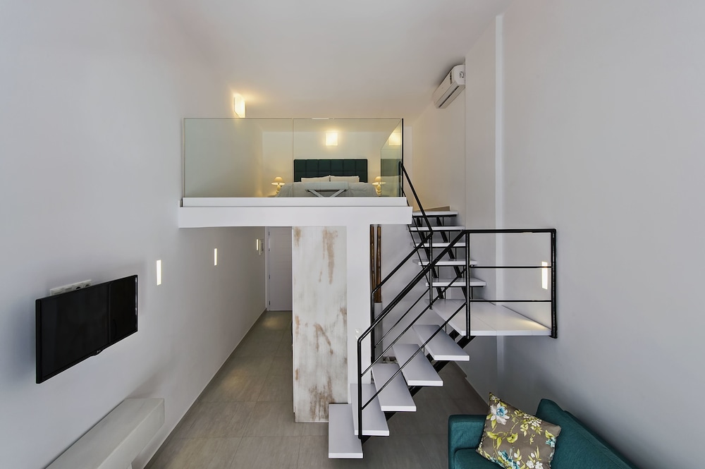 Suite, Private Pool - Photo 4