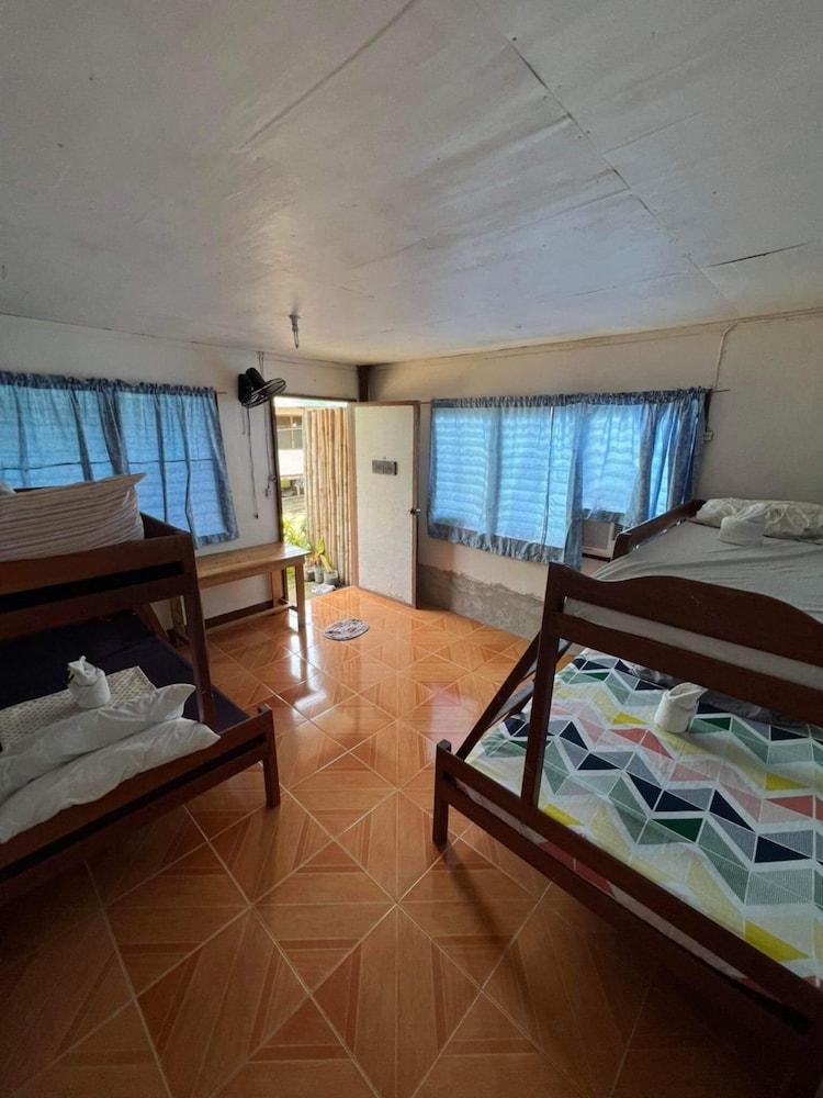Family Quadruple Room photo 3