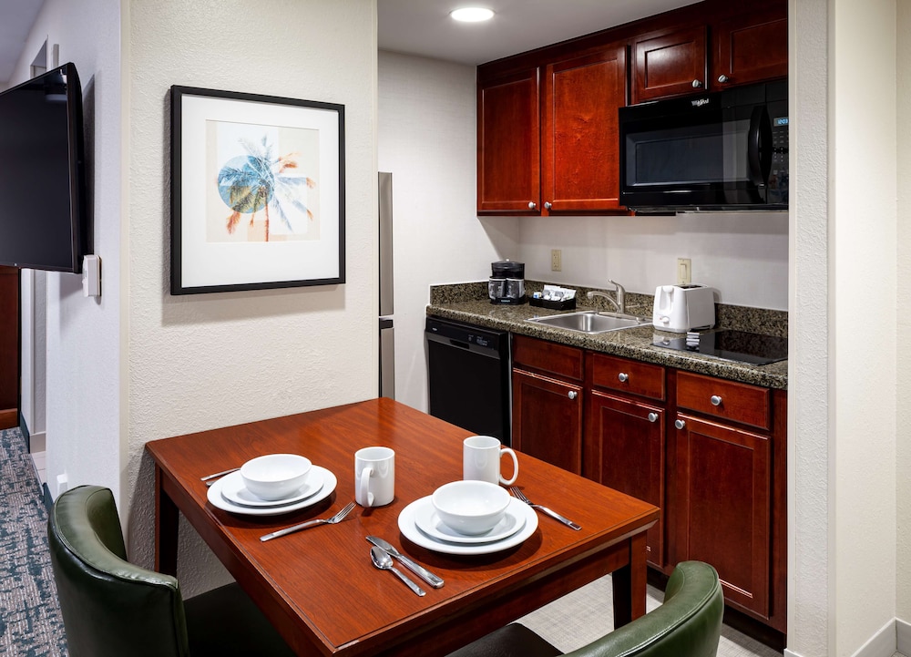 Suite, 2 Queen Beds - Photo 3