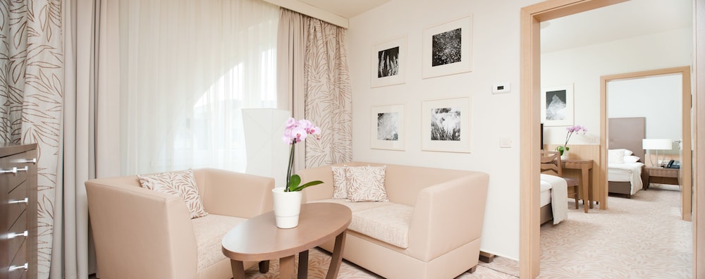 Panoramic Suite - Photo 4