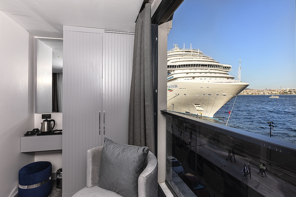 Deluxe Room, Sea View photo 1
