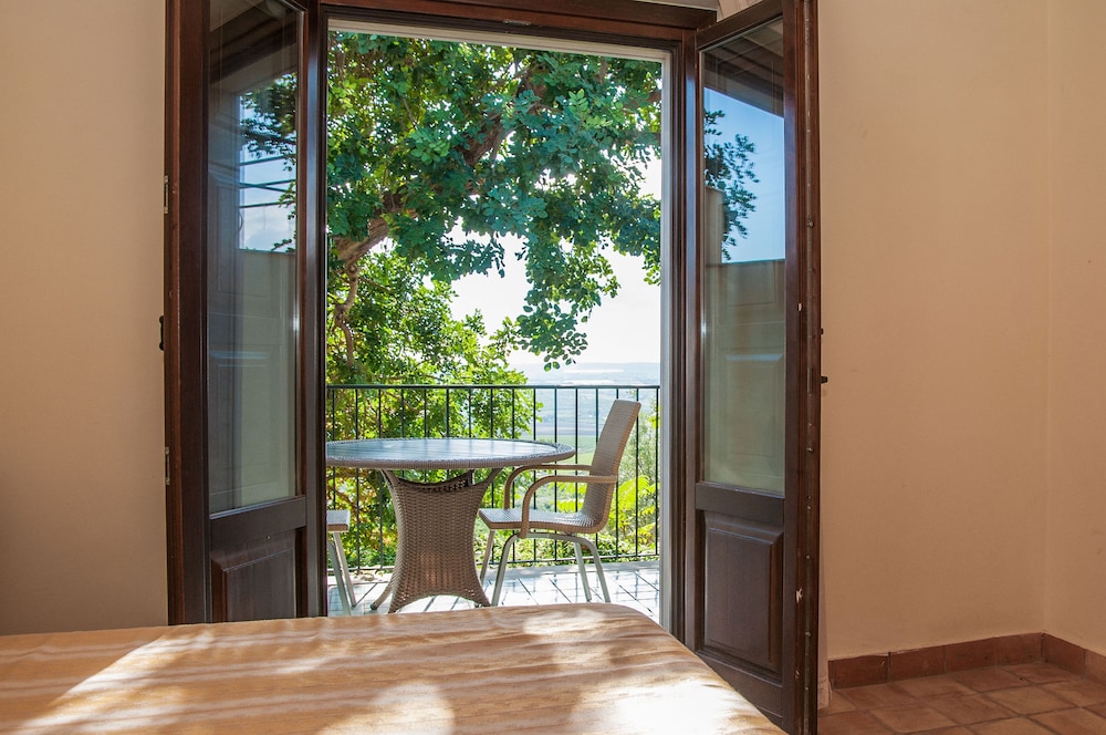 Panoramic Room (400mt from reception) photo 3